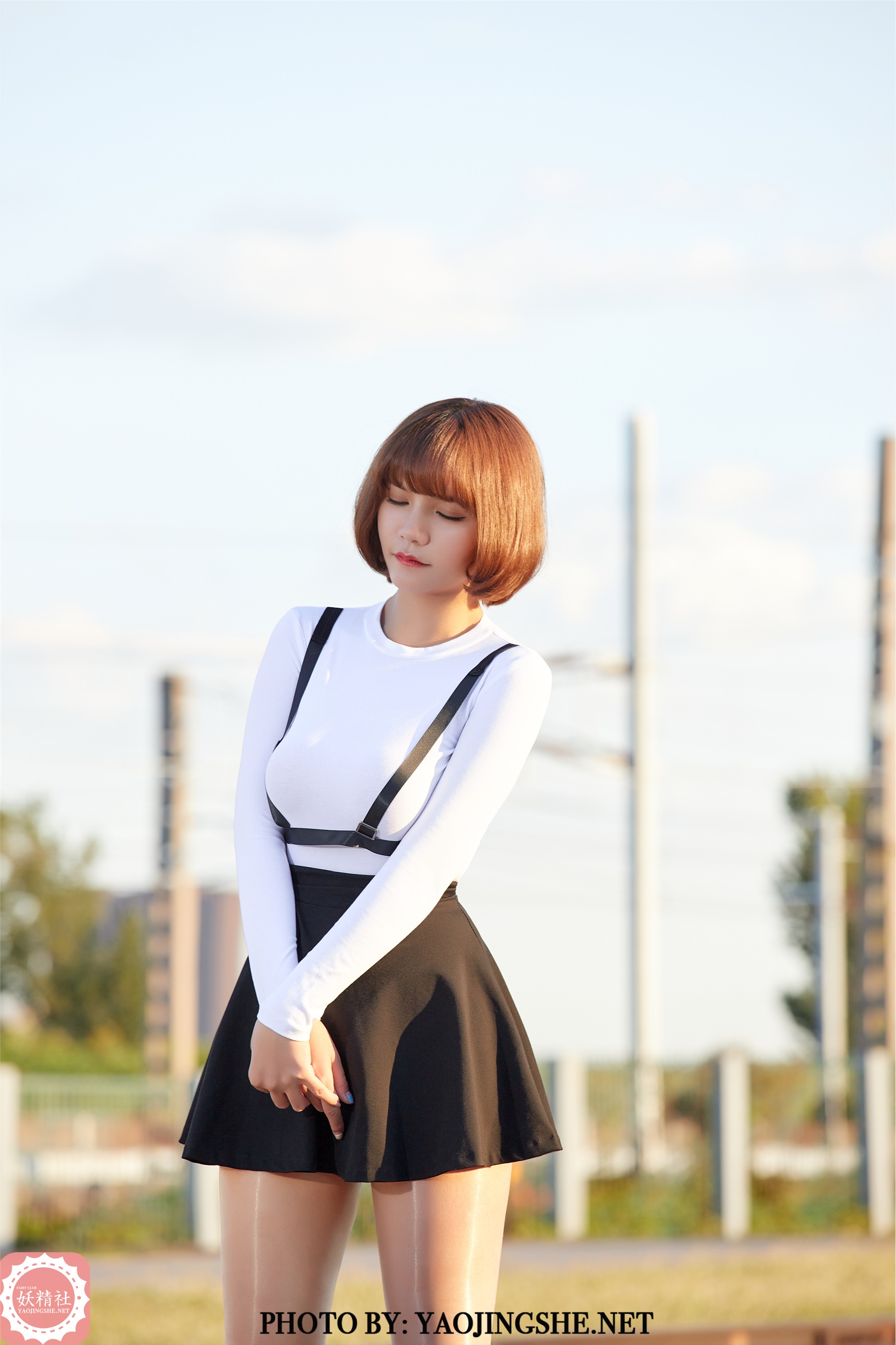 YAOJINGSHE 妖精社 T2042《唐飞飞-逆光车站》